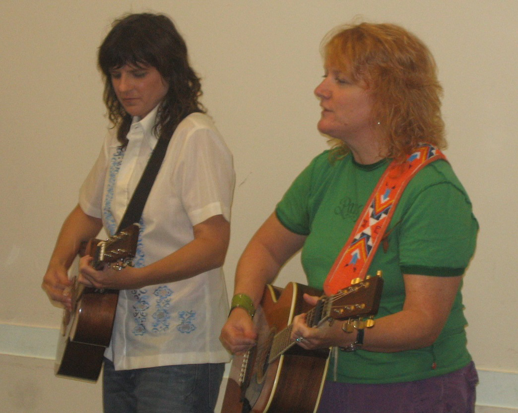 The Indigo Girls in 2005 (Photograph by Wendy Harman, licensed through Wikimedia Commons)